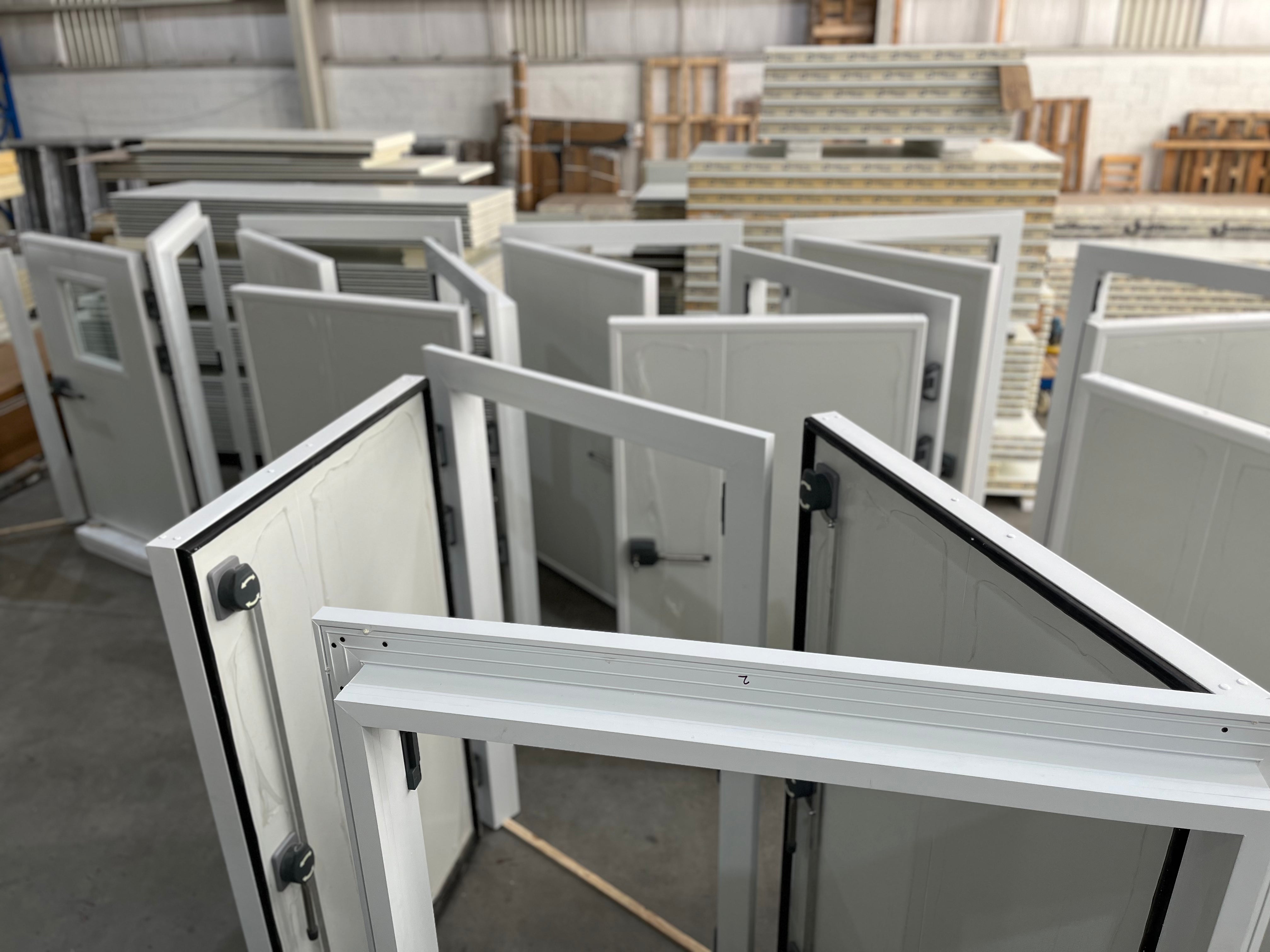 Puerta Abatible para Cámara Fría